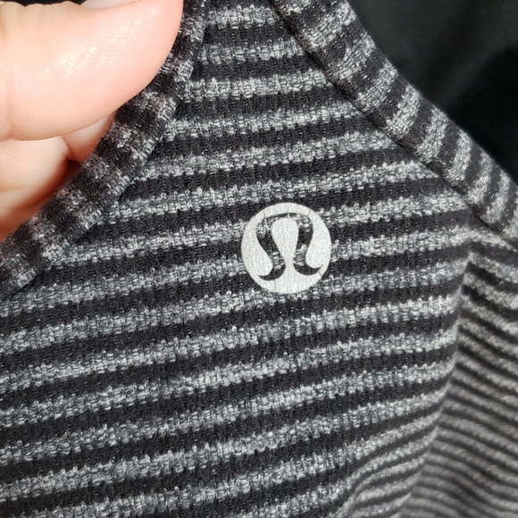 Lululemon Power Y tank - Rulu fabric - sz 6 - Picture 3 of 4